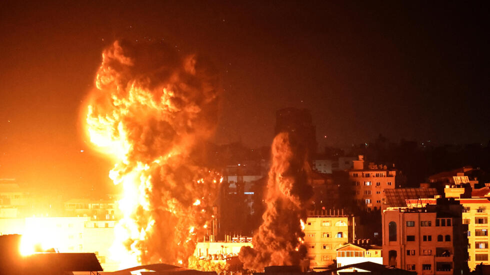 今日热搜：哈马斯是如何对以色列，发动闪电式袭击的？ 